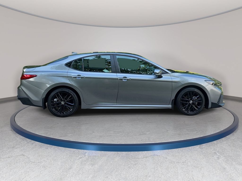 Used 2026 Toyota Camry SE FWD image 4