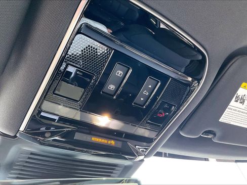 New 2026 Land Rover Range Rover Long Wheelbase SE image 22