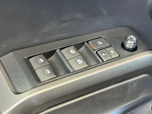 Used 2022 Toyota Tacoma TRD Off-Road w/ TRD Premium Off Road Package AWD/4WD image 15