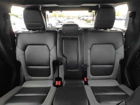 Used 2024 Ford Bronco Black Diamond image 23