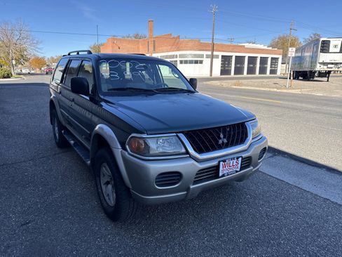 Used 2002 Mitsubishi Montero Sport XLS image 1
