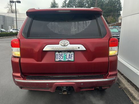 Used 2011 Toyota 4Runner SR5 w/ Convenience Pkg image 32