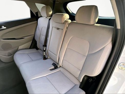 Used 2019 Hyundai Tucson SE image 18