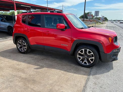 Used 2015 Jeep Renegade Latitude FWD image 14