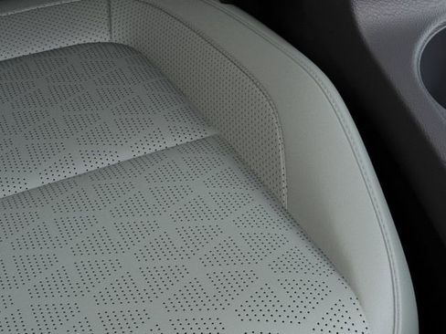 New 2024 Kia Seltos SX w/ SX Sunroof Package image 24