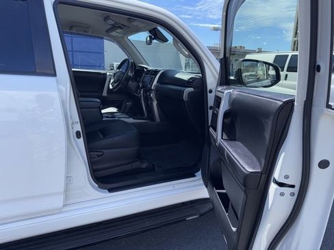 Used 2022 Toyota 4Runner TRD Sport image 3