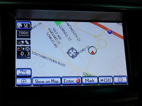 Used 2013 Lexus LX 570 4WD w/ Luxury Pkg w/Pre-crash image 54