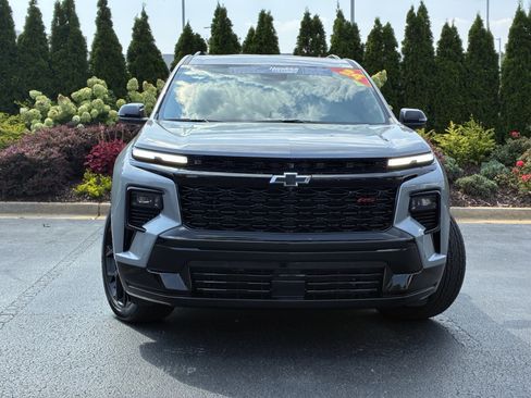 Used 2024 Chevrolet Traverse RS FWD image 5