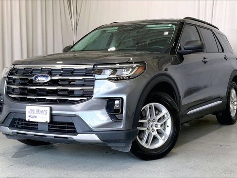 Used 2025 Ford Explorer Active w/ Active Comfort Package RWD image 12