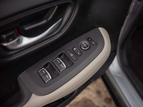 Used 2024 Honda HR-V EX-L image 19