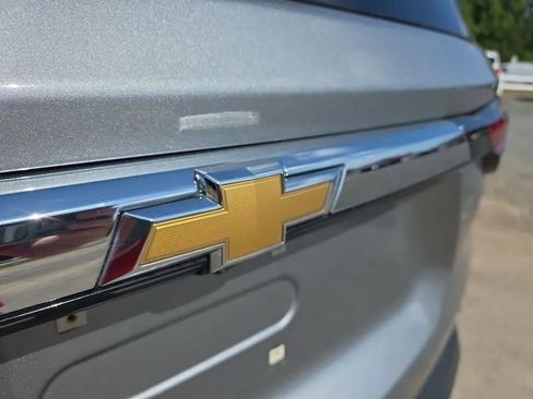 Used 2023 Chevrolet Traverse LT FWD image 10