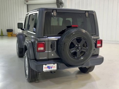 Used 2020 Jeep Wrangler Sport image 8