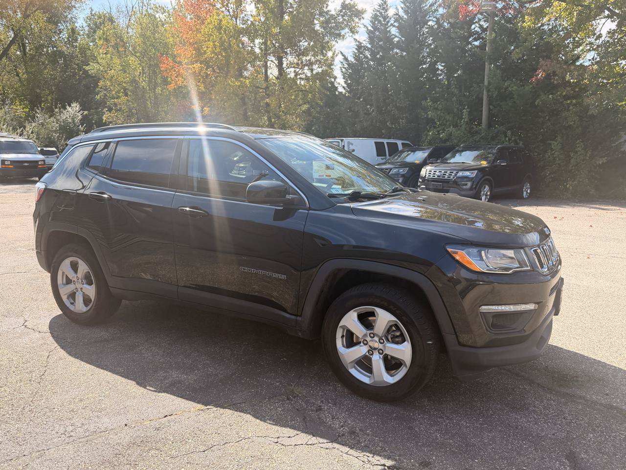 Used 2020 Jeep Compass Latitude w/ Cold Weather Group AWD/4WD image 9