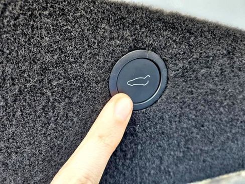 Used 2023 Tesla Model X Plaid image 69