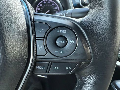 Used 2018 Toyota Camry SE w/ Moonroof Package FWD image 15