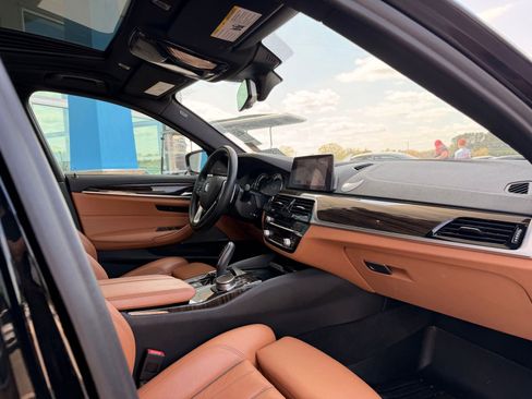 Used 2019 BMW 540i w/ Premium Package image 20
