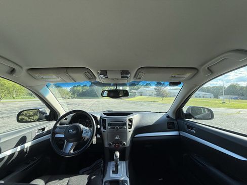 Used 2011 Subaru Outback 2.5i Premium image 18