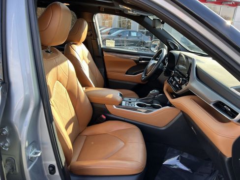 Used 2023 Toyota Highlander Platinum image 27