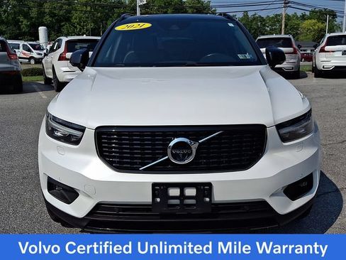 Used 2021 Volvo XC40 T5 R-Design w/ Advanced Package AWD/4WD image 2