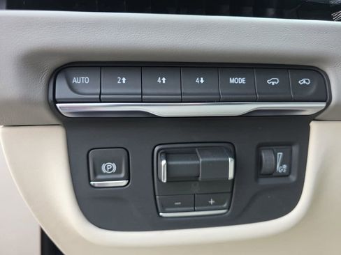 New 2026 Cadillac Escalade Platinum Sport w/ LPO, ONYX Package AWD/4WD image 18