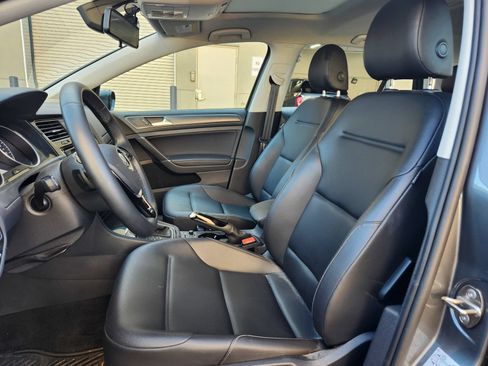 Used 2021 Volkswagen Golf 4-Door FWD image 7