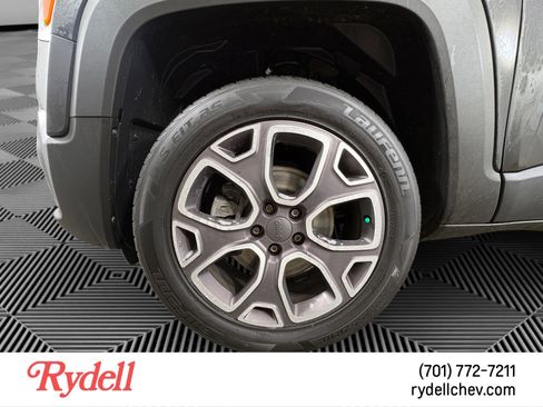Used 2015 Jeep Renegade Limited image 9