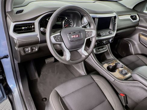 Used 2023 GMC Acadia SLE w/ LPO, Floor Liner Package image 5