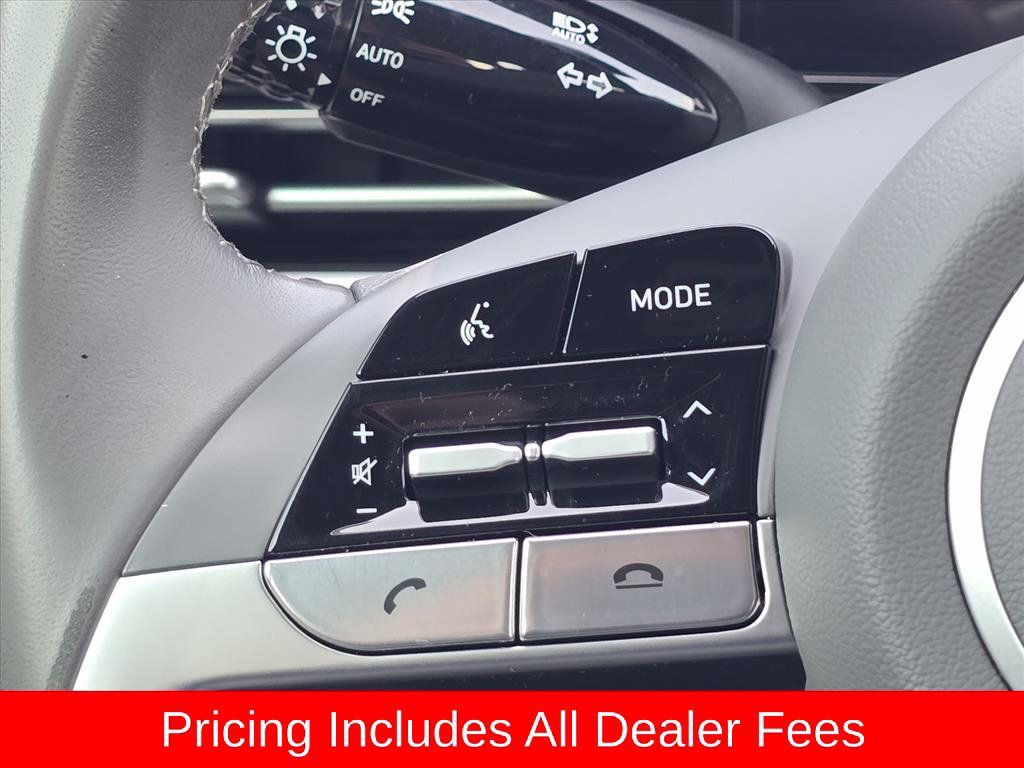 Used 2023 Hyundai Elantra SEL w/ Convenience Package FWD image 21