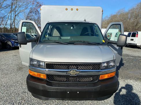 Used 2017 Chevrolet Express 3500 image 23