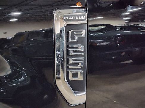Used 2022 Ford F250 Platinum w/ FX4 Off-Road Package image 25