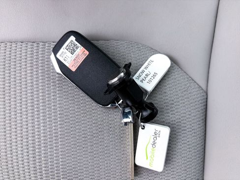 Used 2023 Kia Niro EX FWD image 27