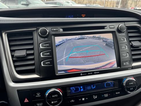 Used 2019 Toyota Highlander XLE image 25