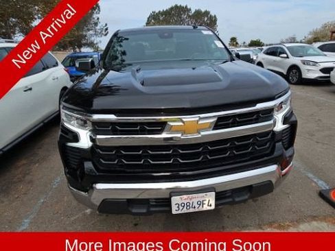 Used 2025 Chevrolet Silverado 1500 LT w/ LPO, Dark Essentials Package RWD image 2