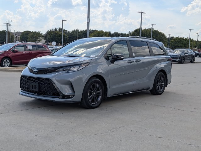 Certified 2025 Toyota Sienna XSE w/ XSE Premium Package AWD/4WD image 10