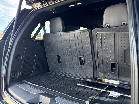 Used 2023 Chevrolet Tahoe RST image 11