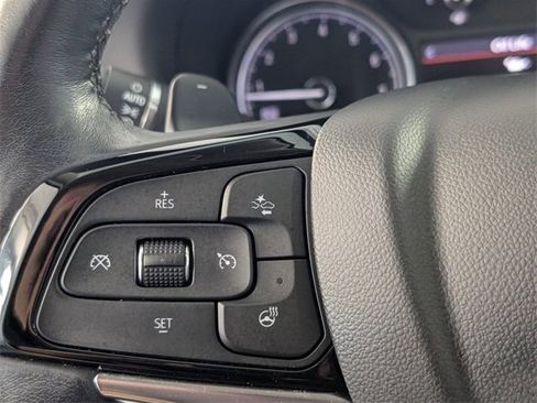 Used 2023 Buick Enclave Essence image 25