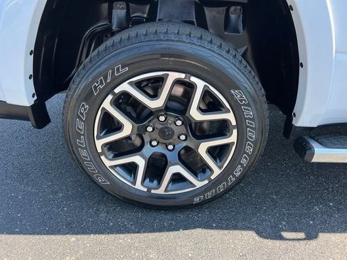Certified 2025 RAM 1500 Laramie w/ Sport Appearance Package AWD/4WD image 9