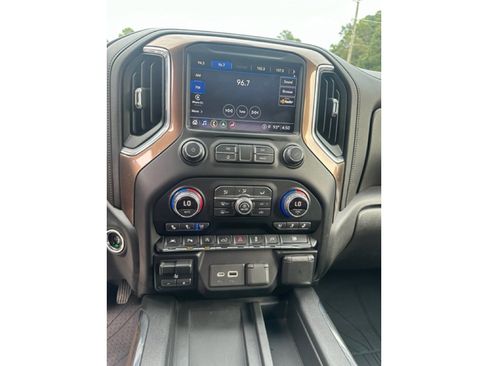 Used 2021 Chevrolet Silverado 1500 High Country w/ Technology Package image 13