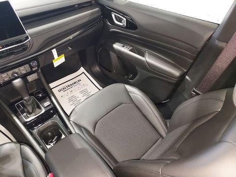 New 2026 Jeep Compass Latitude AWD/4WD image 11