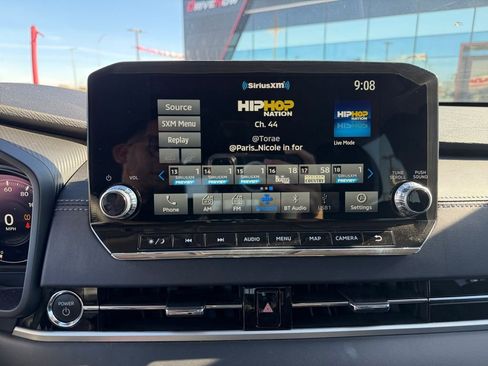 Used 2024 Mitsubishi Outlander SE image 11