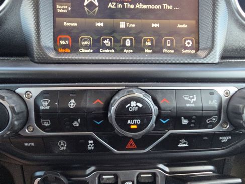 Used 2023 Jeep Wrangler Sahara w/ Cold Weather Group image 31