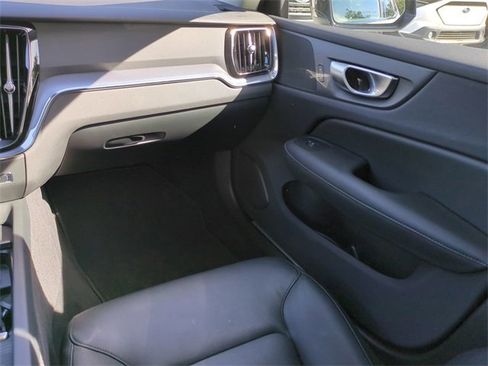 Certified 2024 Volvo S60 B5 Core image 15