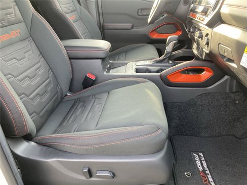 New 2026 Nissan Frontier PRO-4X w/ Pro-4x Convenience Package AWD/4WD image 32