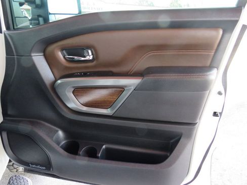 Used 2018 Nissan Titan Platinum Reserve w/ Platinum Utility Package image 16