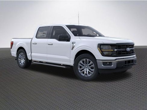 New 2026 Ford F150 XLT w/ XLT Chrome Appearance Package RWD image 7