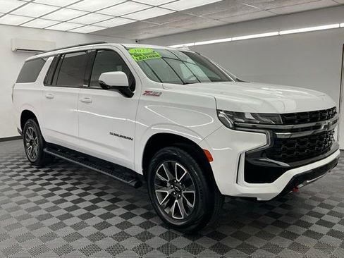 Used 2022 Chevrolet Suburban Z71 AWD/4WD image 3