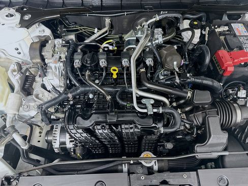 Used 2025 Nissan Altima 2.5 SV image 30