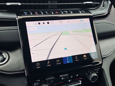 Used 2023 Jeep Grand Cherokee Overland image 18