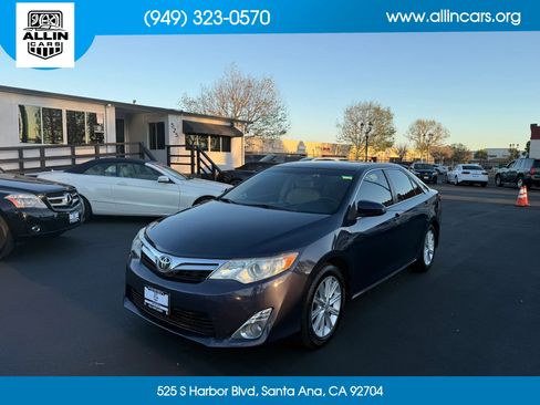 Used 2014 Toyota Camry XLE w/ Convenience Package image 1