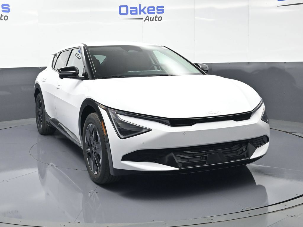 New 2026 Kia EV6 Wind RWD image 2